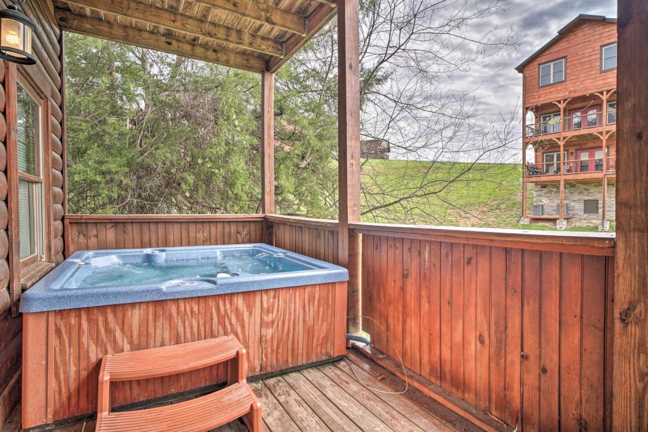 Mountain Pool Lodge Sevierville Cabin With Hot Tub Пиджен-Фордж Экстерьер фото