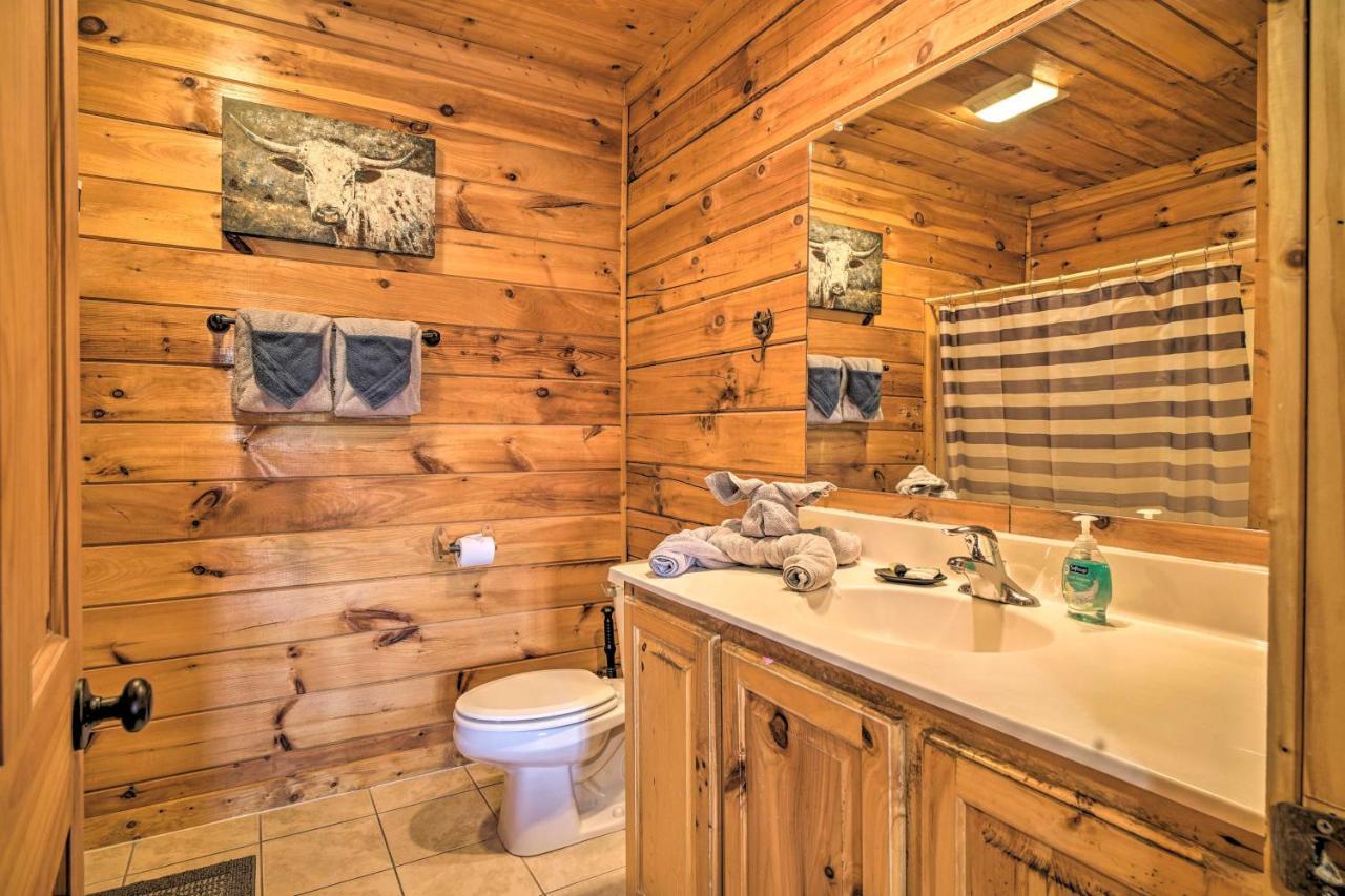 Mountain Pool Lodge Sevierville Cabin With Hot Tub Пиджен-Фордж Экстерьер фото